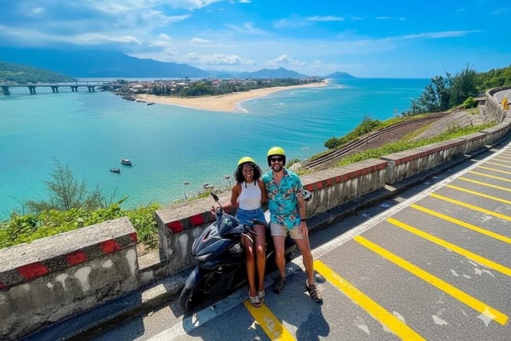 Du khách có thể thuê xe tự lái hoặc đặt xe công nghệ để đến Bãi Rạng.